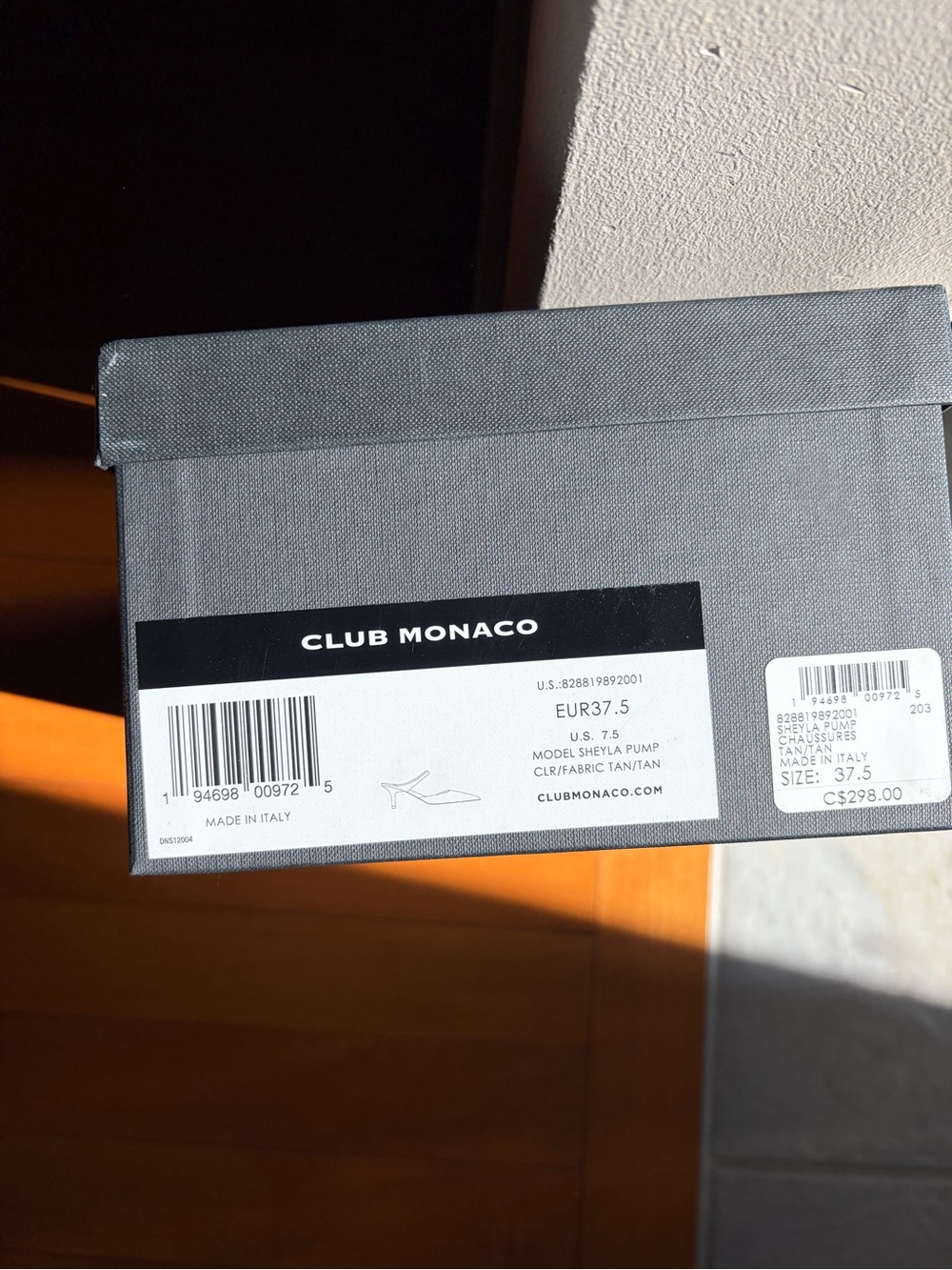 Club Monaco Tan/Brown kitten heel mule - Picture 3 of 3